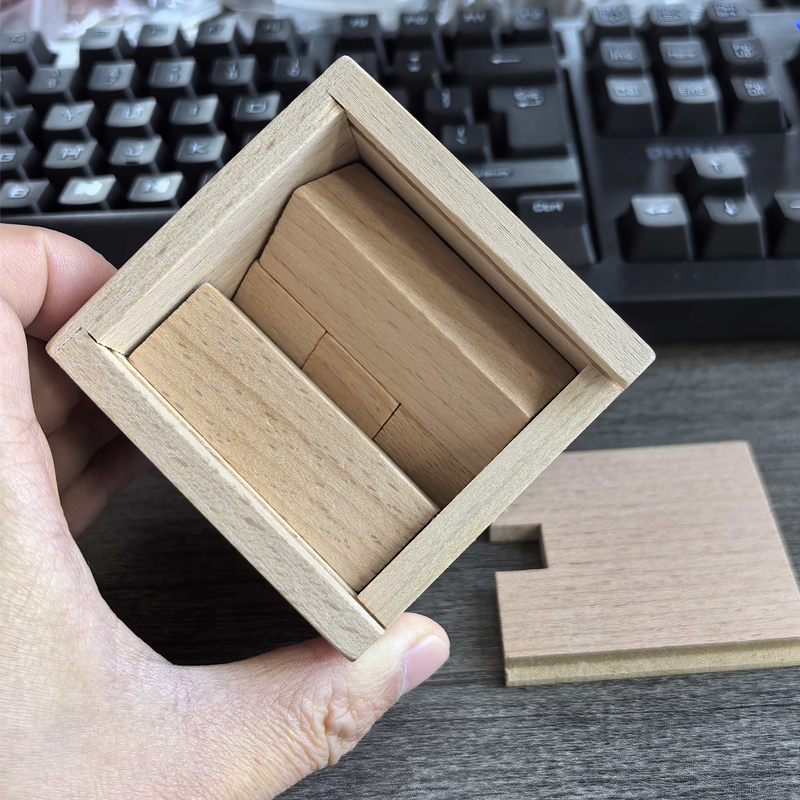 Magic IQ Oblique Placement of  - огляд і ціна Wooden Puzzle Kids